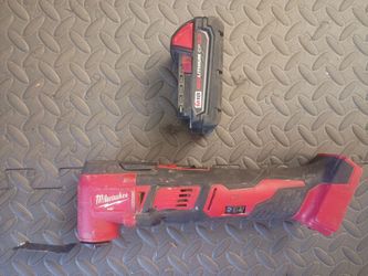 Milwaukee M18 18V Cordless Oscillating Multi-Tool