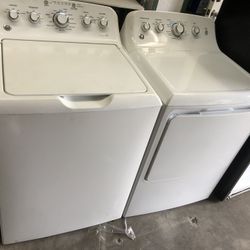 Ge He Top Load Washer With Agitator And Gas Dryer Set In White 