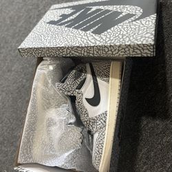 Nike Tennis Shoes 