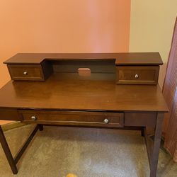 Desk With Recoverable Top 