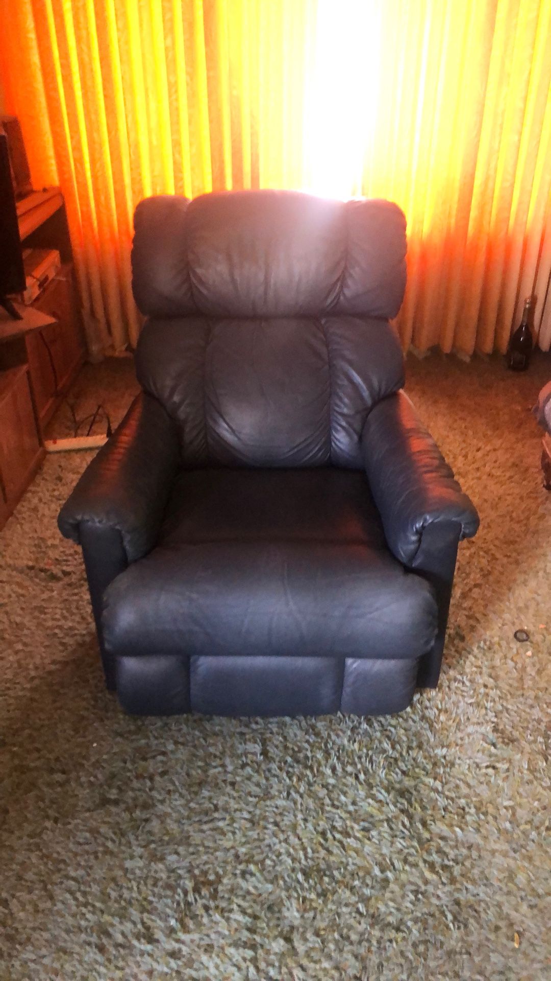 Rocker/Recliner -Smooth Reclining Motion