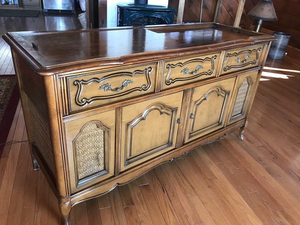 Vintage 1960s Record Player Am Fm Radio And Cabinet For Sale In