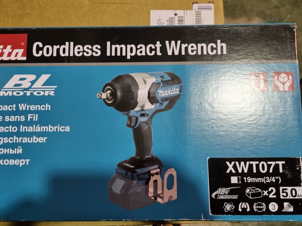 Makita XWT07T 5.0 Amp 18V LXT Lithium-Ion Brushless Cordless High Torque 3/4"