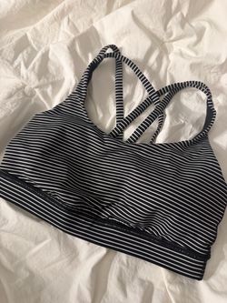 Lululemon sports bra