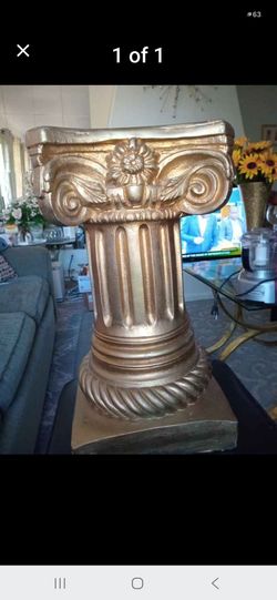 Gold Decorative Roman Column Pedestal