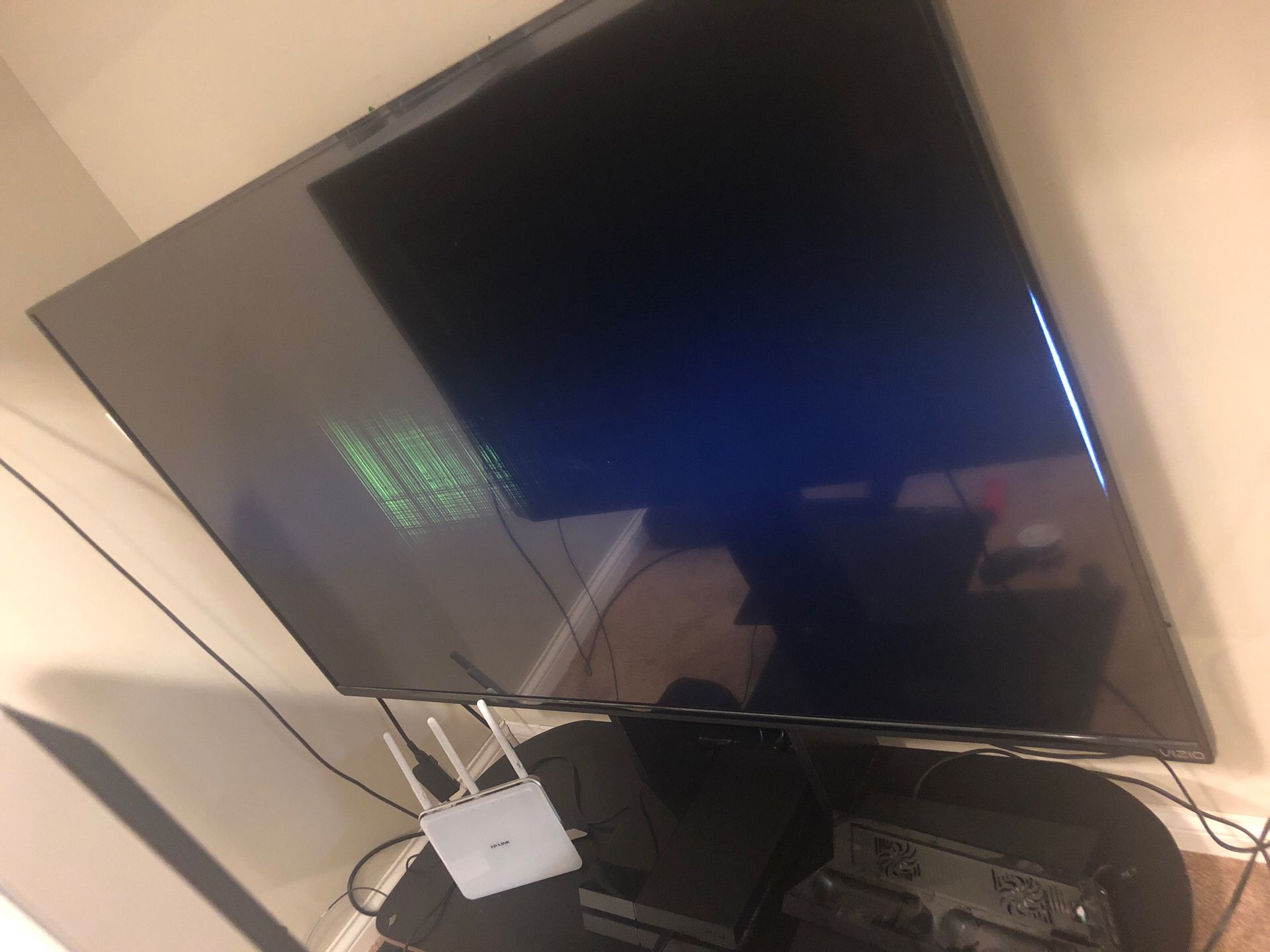 60 inch Vizio TV NEEDS SCREEN REPAIR
