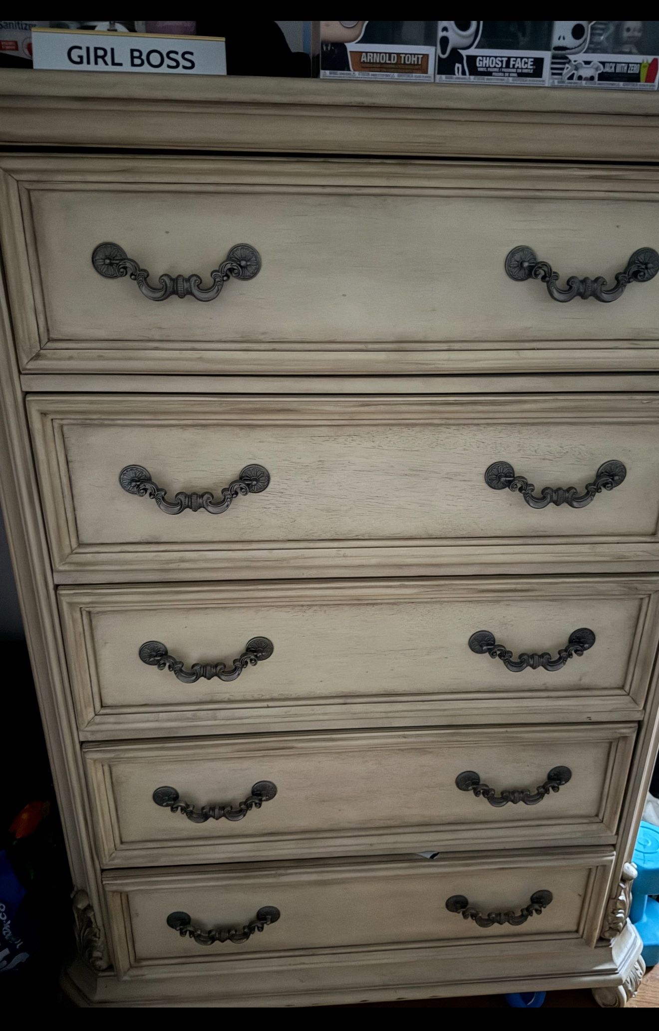 5 drawer bureau 
