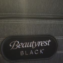 king size beautyrest black pillow top plush matress and Boxing free Delivery 