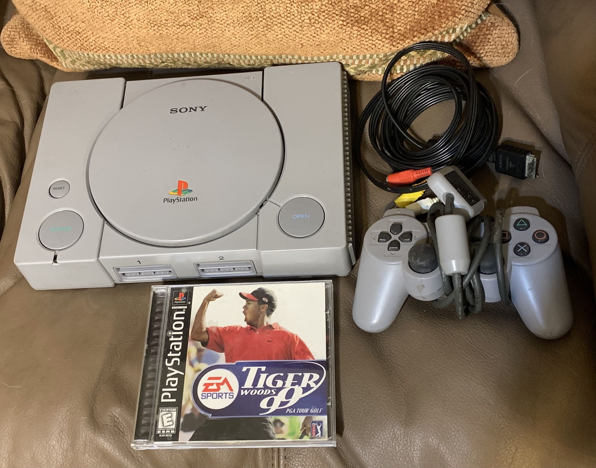 Sony PlayStation 1 PS1 SCPH-5501 Console As Is Won’t Read Discs W Game Av Controller