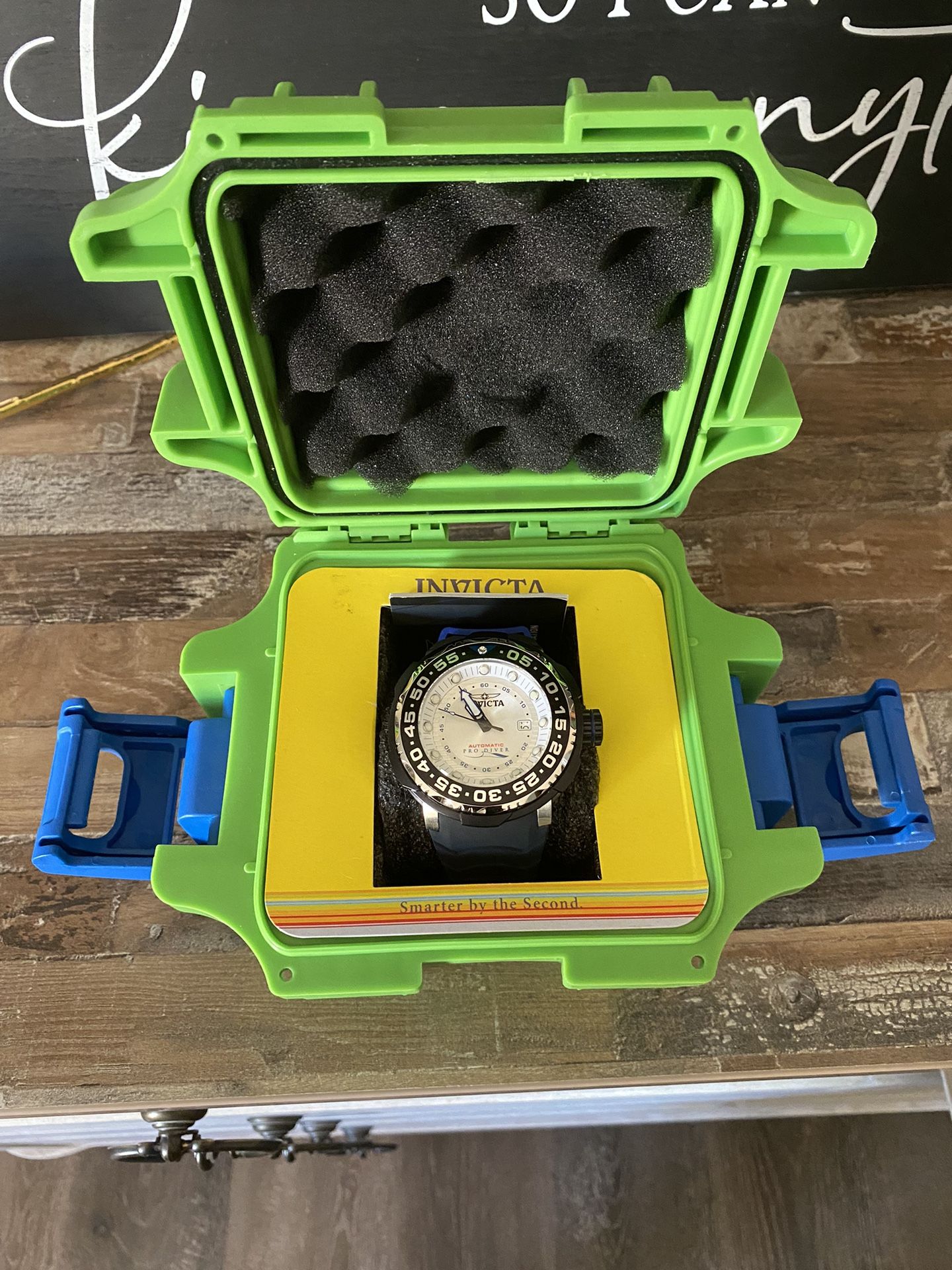 Invicta Men’s Pro Diver Watch
