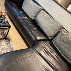 Modern Black Leather Sectional with Chaise – Great Condition!