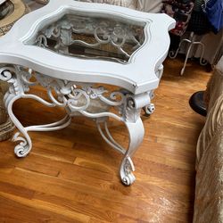 Iron And Marbol Glad Table