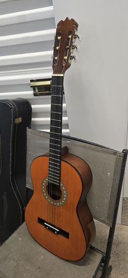 ANTARES CLASSICAL ACOUSTIC GUITAR $59. SIZE  3/4