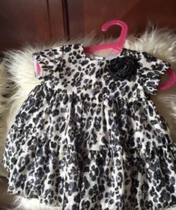 Dress size 12 month