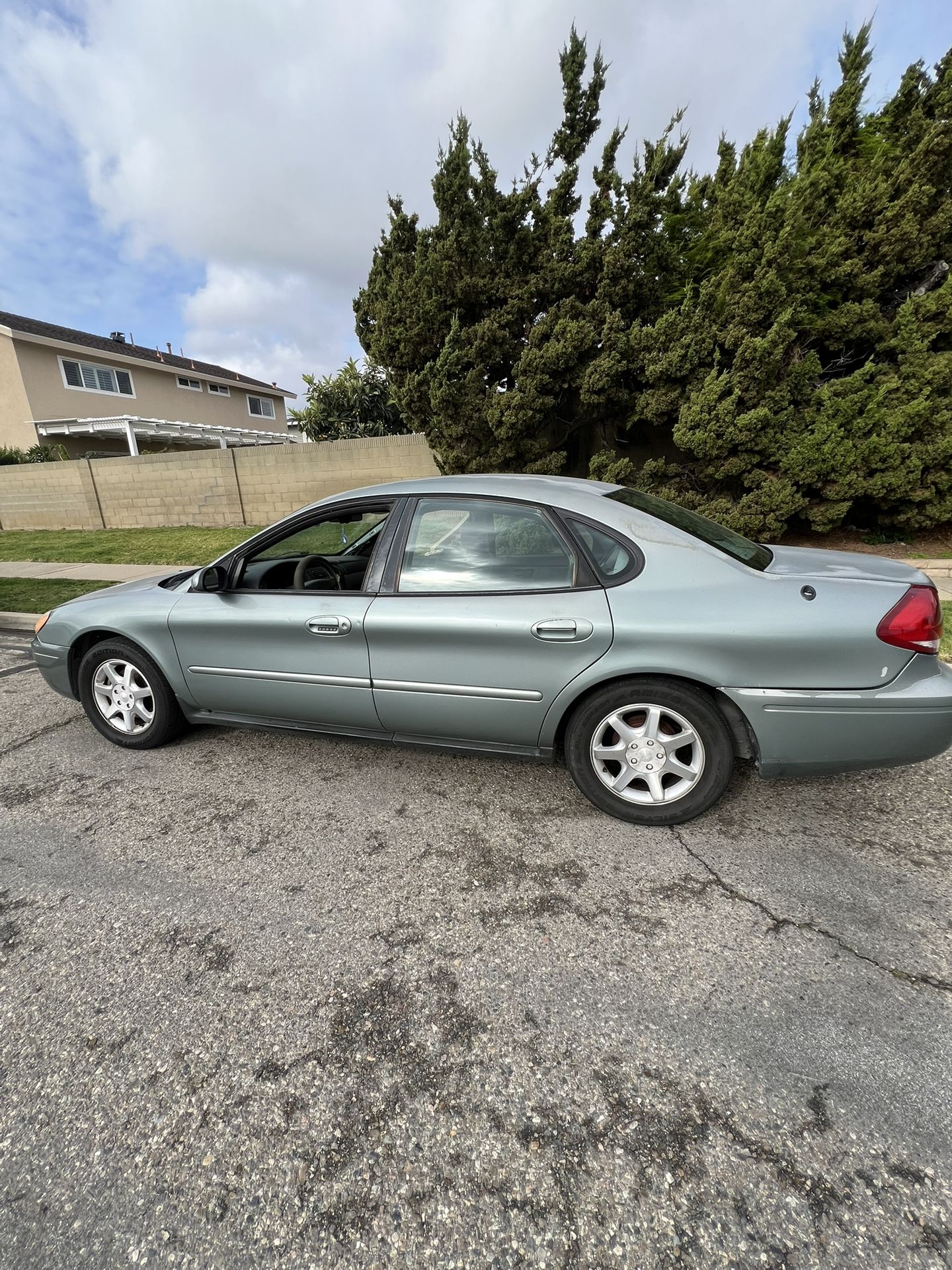 2006 Ford Taurus