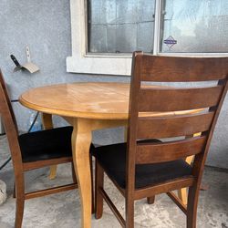 Round table and 2 chairs