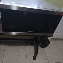 Samsung Microwave 17x23” Medium Size Microonda