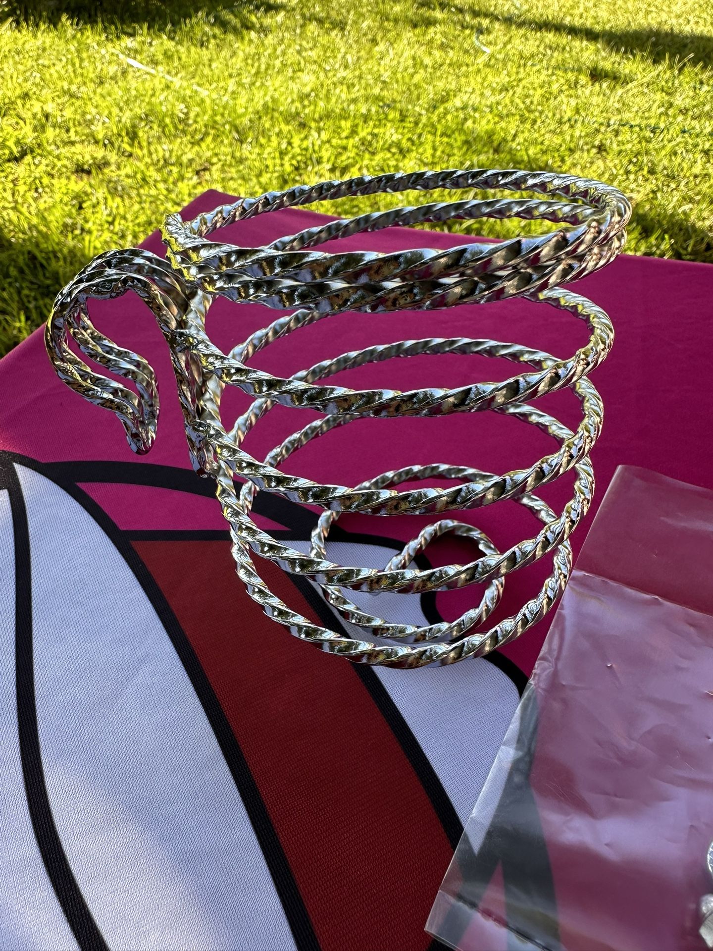Twisted Cup Holder..