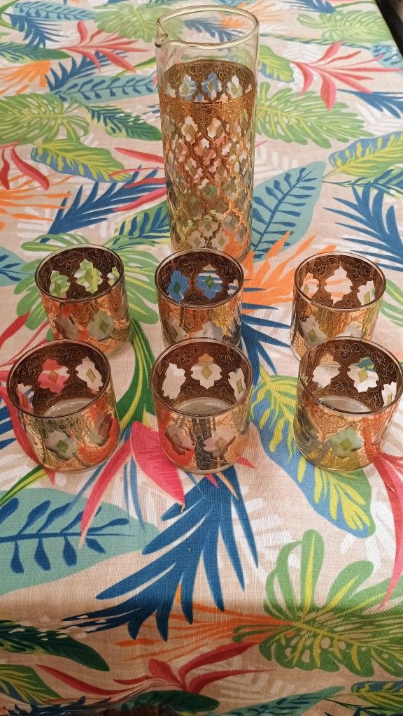 RARE 22 KT Gold 7 Piece Set Vintage Culver’s VALENCIA Gold Green Bar Drinking Glasses Set of 6 Glasses with Mixing Pitcher. See our other great vinta