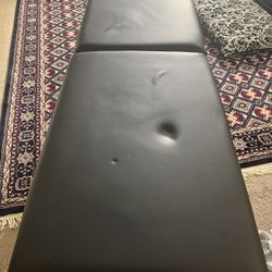 Foldable massage Table 