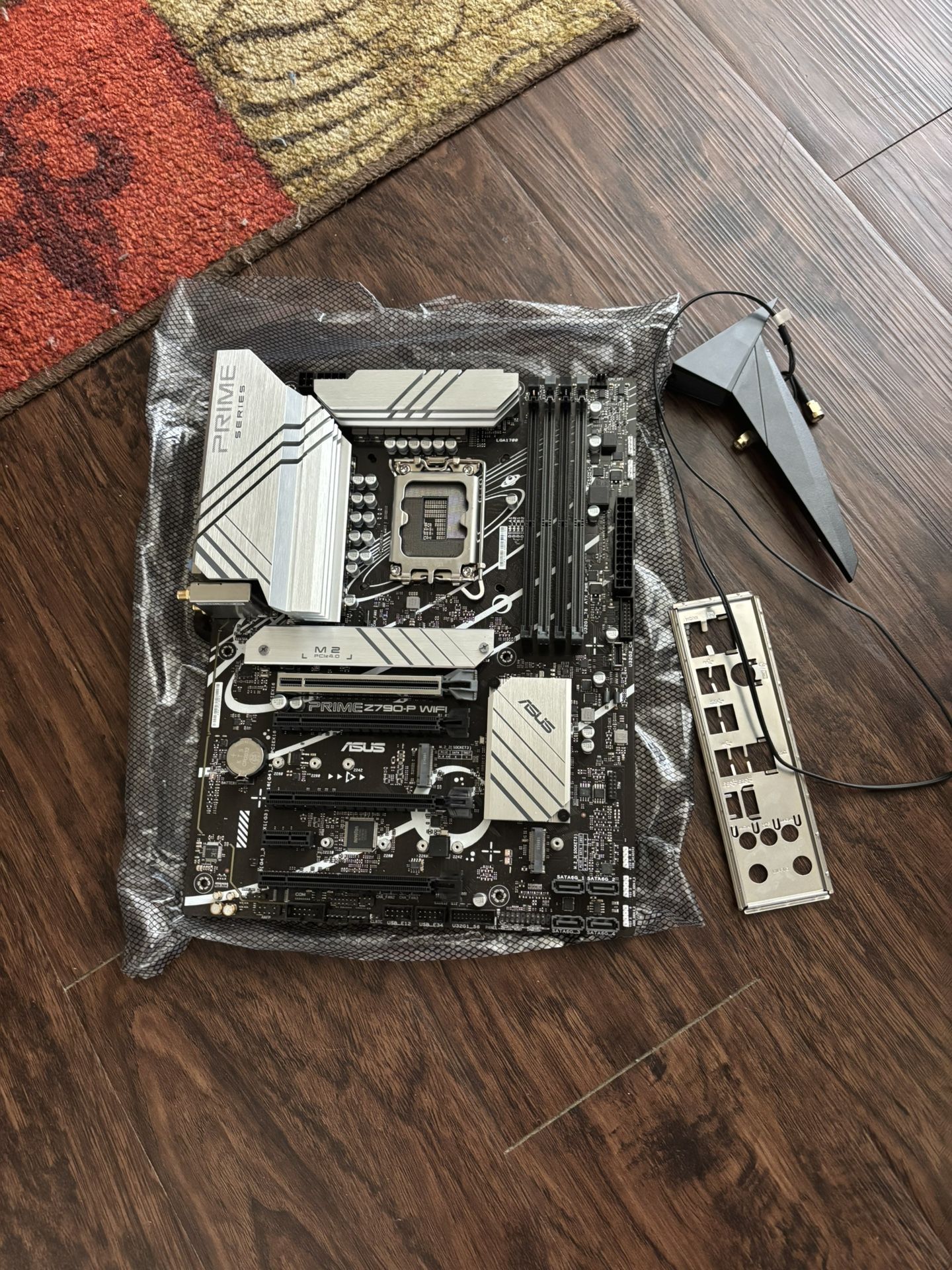 Asus PRIME Z790-P WI-FI READ DESCRIPTION NO BOX 📦!! PICK UP ONLY NO TRADE 👉FIRM ON PRICE👈CASH 💵 ONLY 💲45