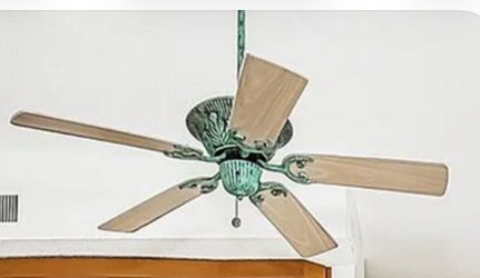FREE GRATIS: 1 ceiling fan / 1 ventilador de techo/1 vantilatè plafon