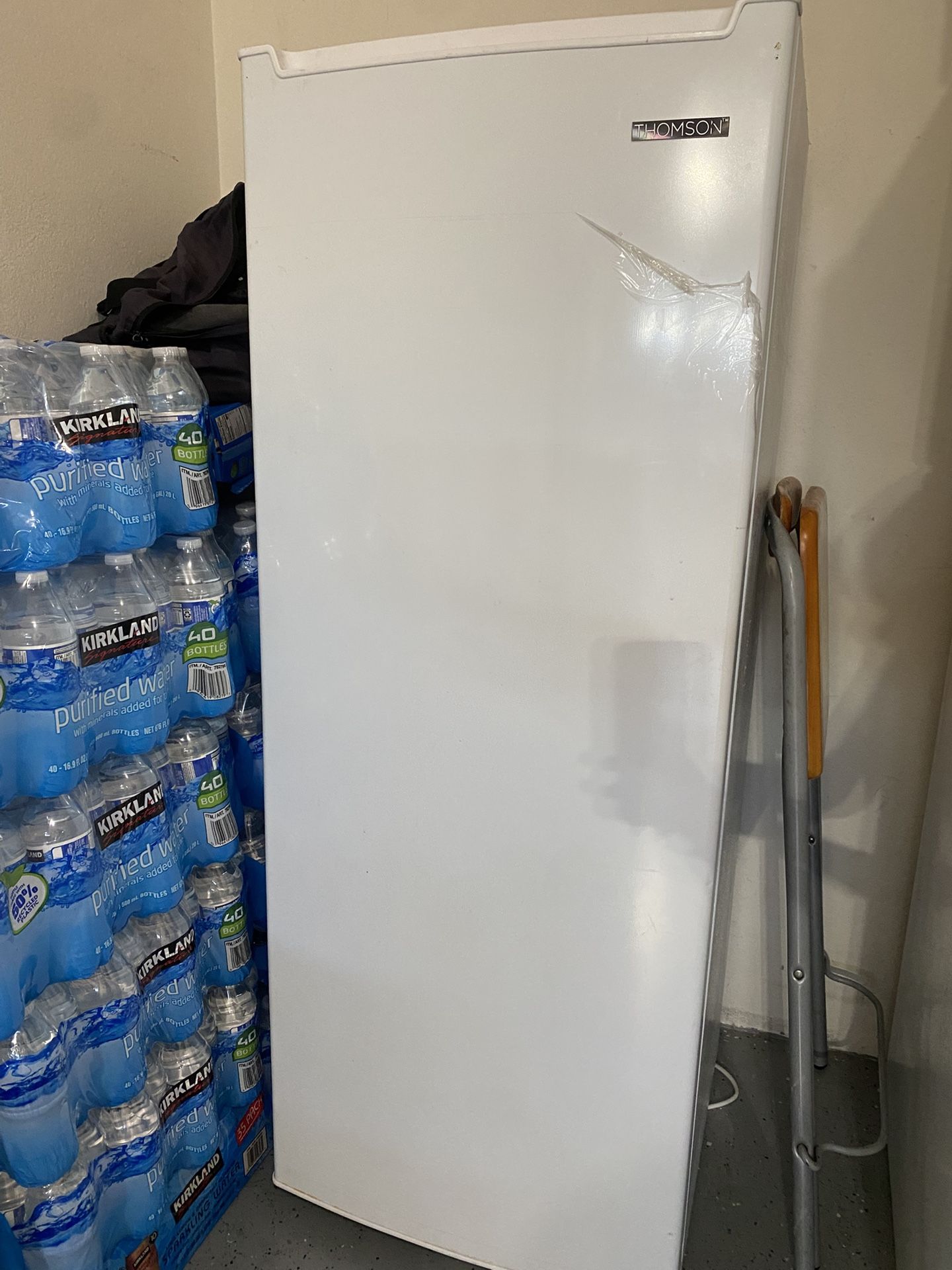 Mini fridge