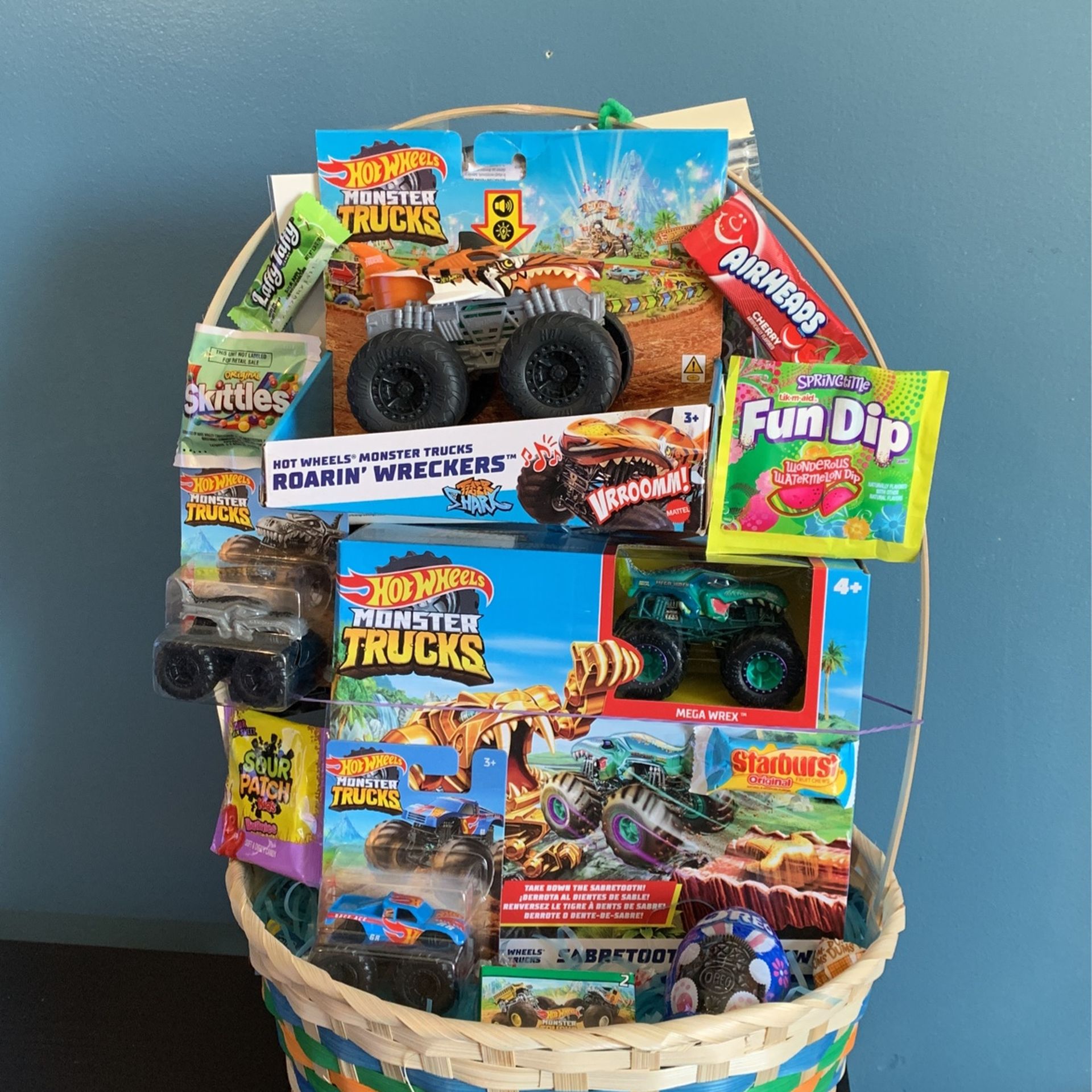 HOT WHEELS MONSTER JAM MONSTER TRUCKS EASTER BASKET