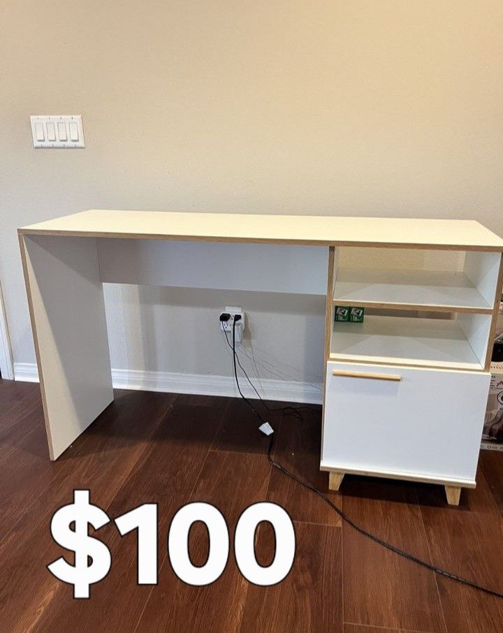DESK