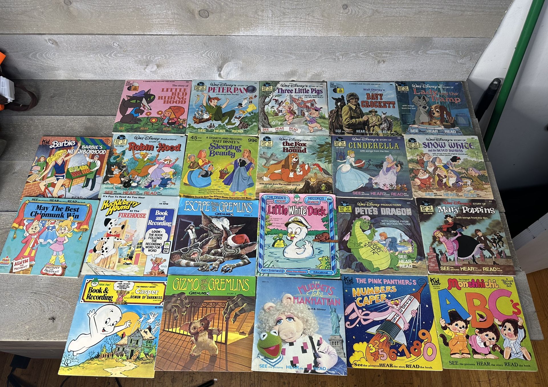 22 Vintage Walt Disney Presents Record Book Hear Read 33 1/3 RPM Barbie Muppets   Various Disney, Gremlins, Muppets, Pink Panther, Monchhichi, Casper