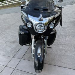 2015 Indian Chieftain- Mint Condition