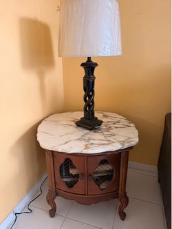 End tables with lamps included