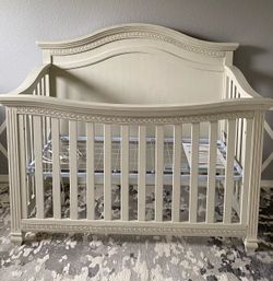 Madison Curved Top 5-in-1 Convertible Crib