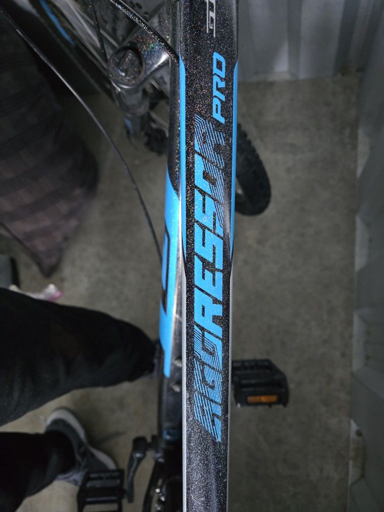 GT Men’s Aggressor Pro Mountain Bike