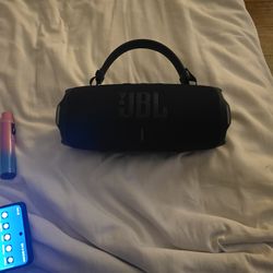 JBL BLUETOOTH SPEAKER