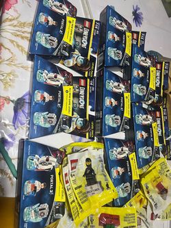 LEGO DIMENSIONS PORTAL SETS AND LEGO BRICKTOBER POLYBAGS