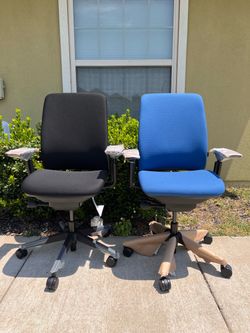 New steelcase Amia office chair /fully loaded