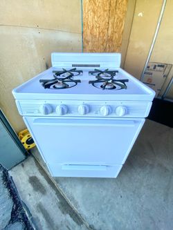 Premier gas stove 4 burners white color  24”