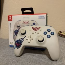  PowerA Wireless Nintendo Switch Controller - Legend of Zelda Sworn Protector, AA Battery Powered (Battery NOT Included), Pro Controller 