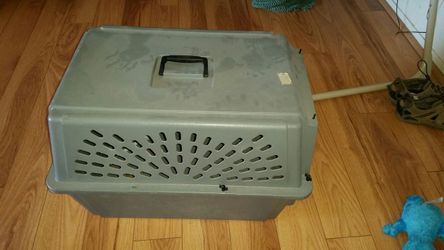 Medium size dog crate