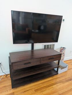 TV stand/console with swivel mount