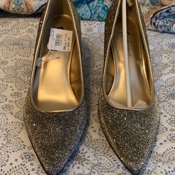 Beautiful Glittery Pumps Size  7.5