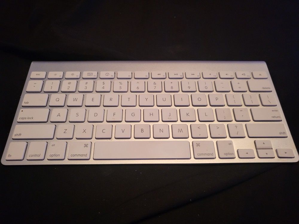 Apple Keyboard