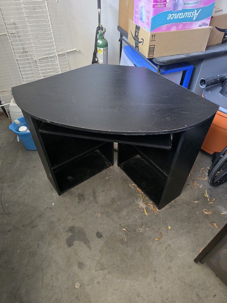 Corner Desk With Keyboard Caddie