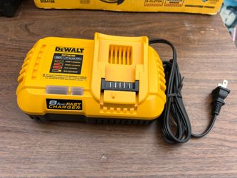 DEWALT DCB118 20V Lithium Ion 8 Amp Fast Charger Precio firme
