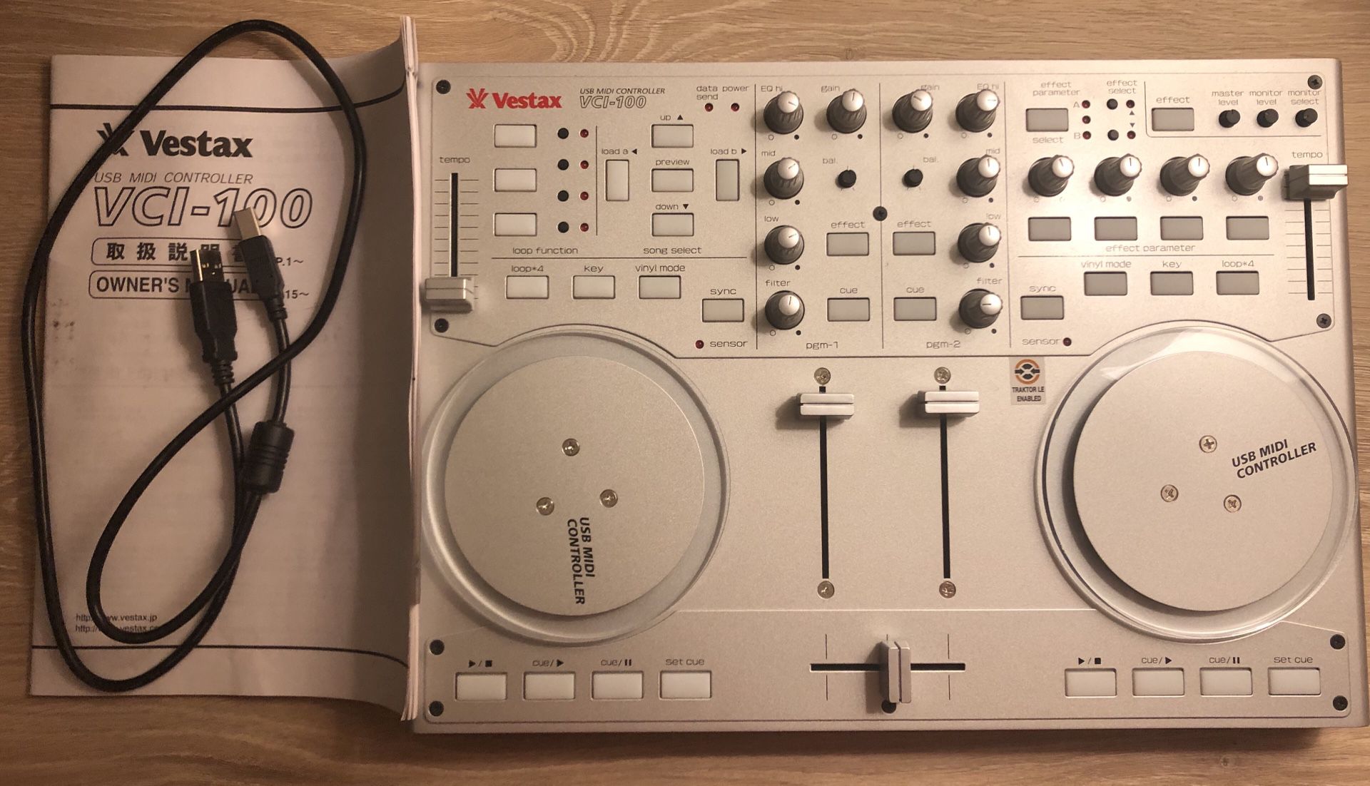Vestax VCI-100 Mixer - DJ equipment, USB midi controller