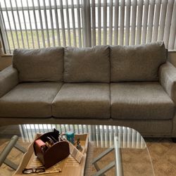 Broyhill Sofa Great Condition 