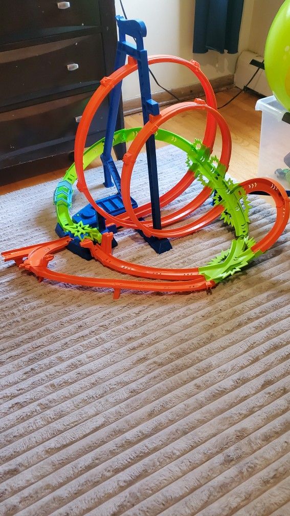 Hot Wheels Race