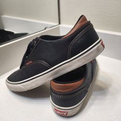 Levi's Strauss&Go man's shoes. Good Condition.  Size US-10, EUR-44, UK- 9. SYNTHETIC UPPER. Made in China. 