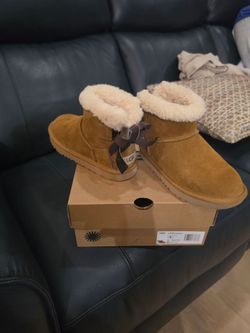 Uggs size 1 in excellent condition
